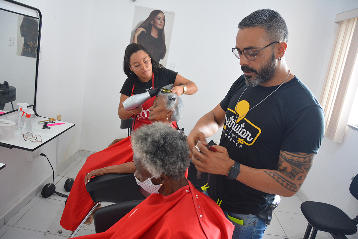 Inscrições abertas para curso gratuito de corte de cabelo e escova